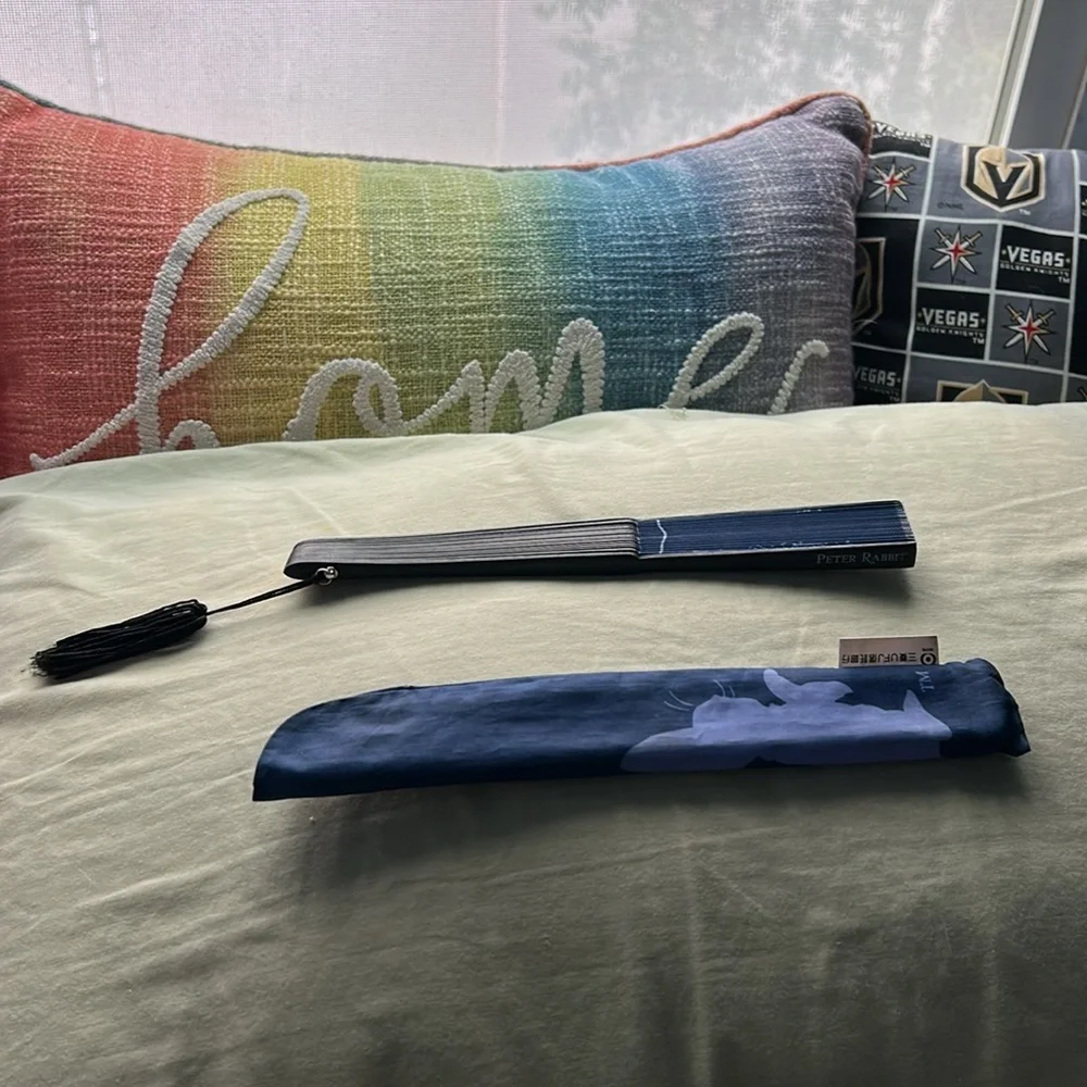 Peter Rabbit Fan Set With Cover - Picture 3 of 5